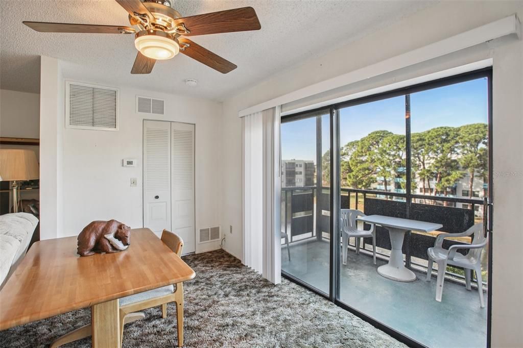 For Sale: $125,000 (2 beds, 2 baths, 1100 Square Feet)