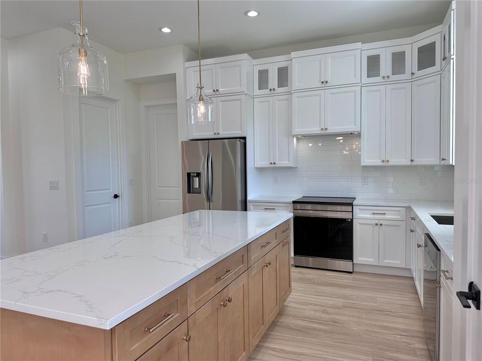 待售: $375,000 (3 贝兹, 2 浴室, 1553 平方英尺)