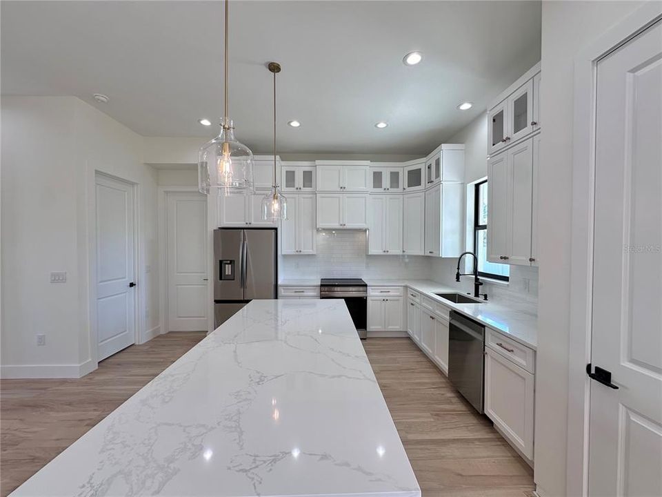 待售: $375,000 (3 贝兹, 2 浴室, 1553 平方英尺)