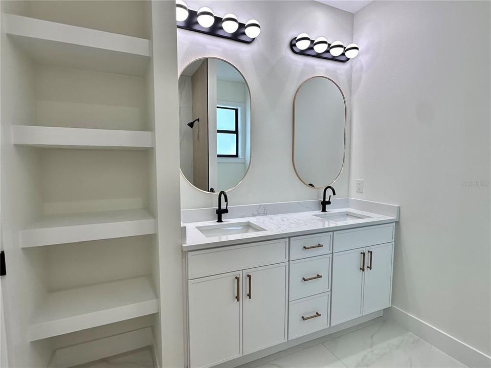 待售: $375,000 (3 贝兹, 2 浴室, 1553 平方英尺)