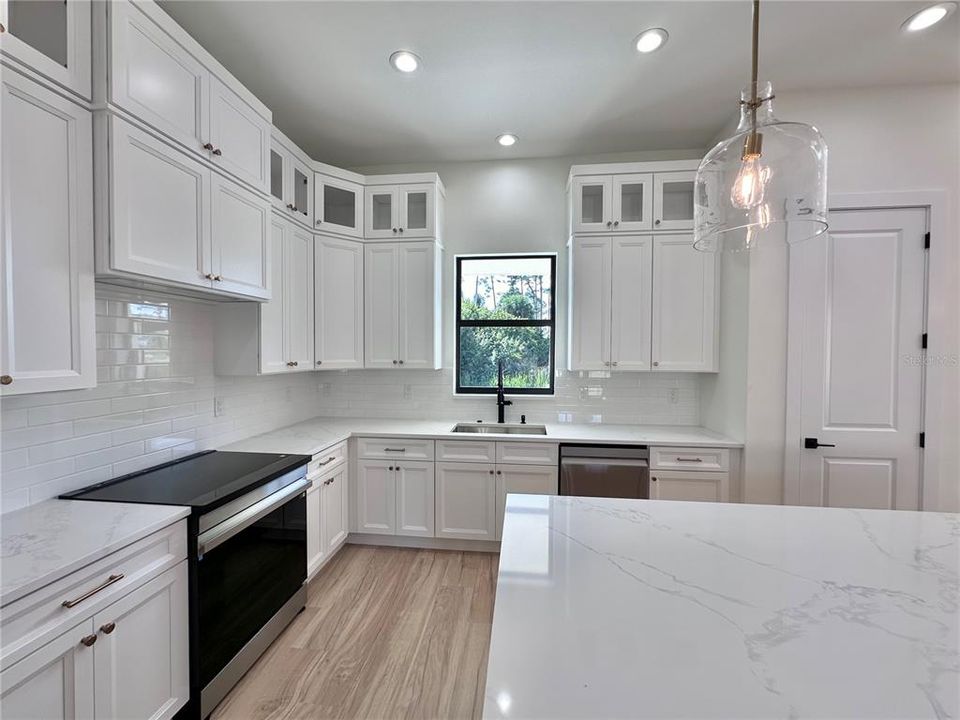 待售: $375,000 (3 贝兹, 2 浴室, 1553 平方英尺)