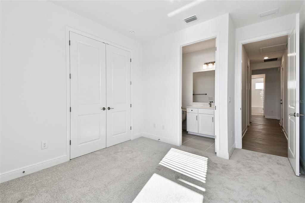 На продажу: $839,999 (3 спален, 3 ванн, 2581 Квадратных фут)