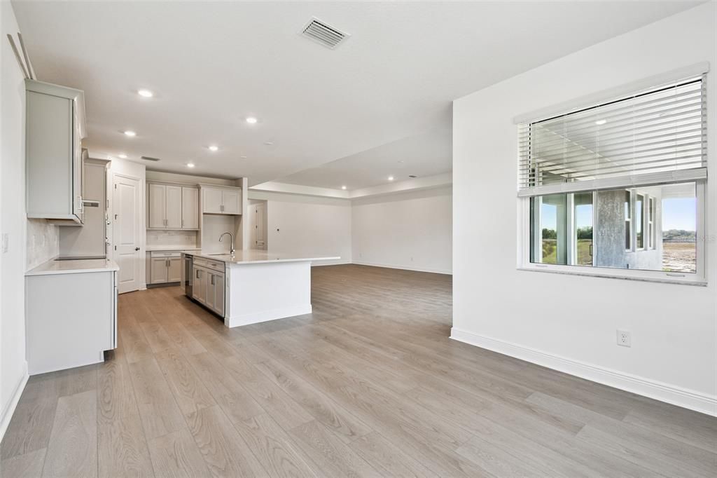 На продажу: $839,999 (3 спален, 3 ванн, 2581 Квадратных фут)