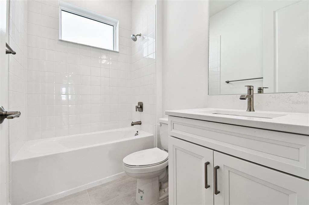 На продажу: $839,999 (3 спален, 3 ванн, 2581 Квадратных фут)