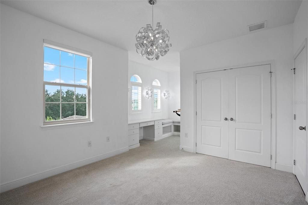 На продажу: $999,000 (5 спален, 3 ванн, 3407 Квадратных фут)