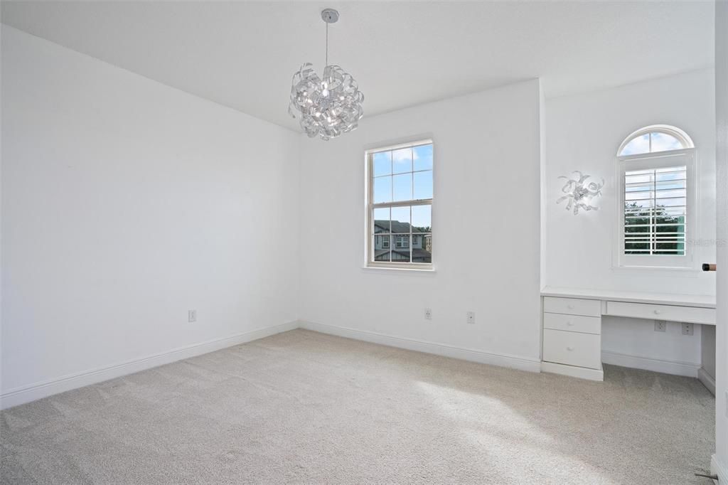 На продажу: $999,000 (5 спален, 3 ванн, 3407 Квадратных фут)