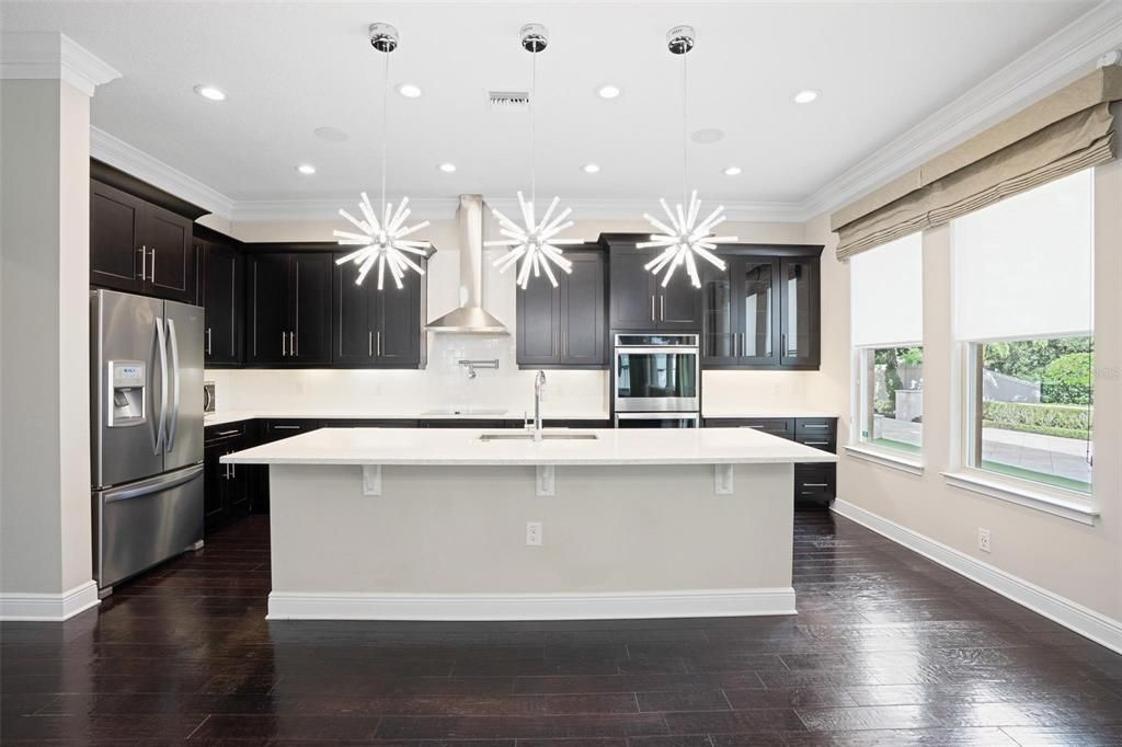 На продажу: $999,000 (5 спален, 3 ванн, 3407 Квадратных фут)