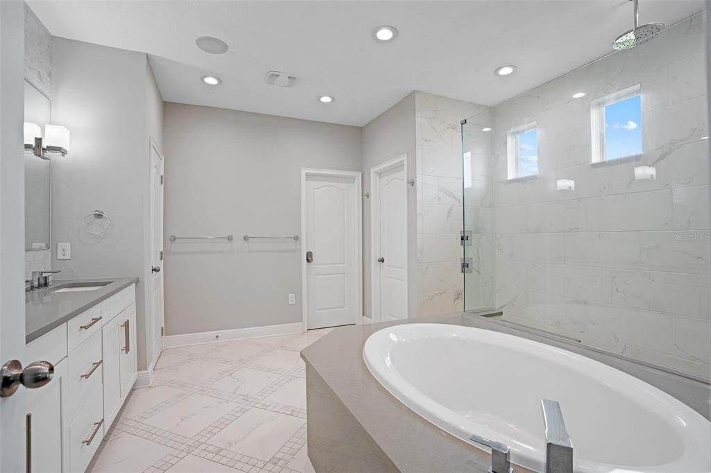 На продажу: $999,000 (5 спален, 3 ванн, 3407 Квадратных фут)