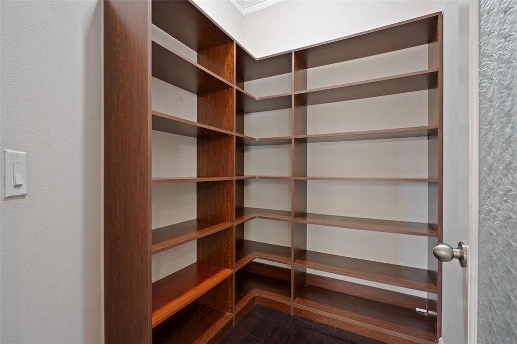 На продажу: $999,000 (5 спален, 3 ванн, 3407 Квадратных фут)