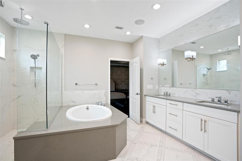 На продажу: $999,000 (5 спален, 3 ванн, 3407 Квадратных фут)