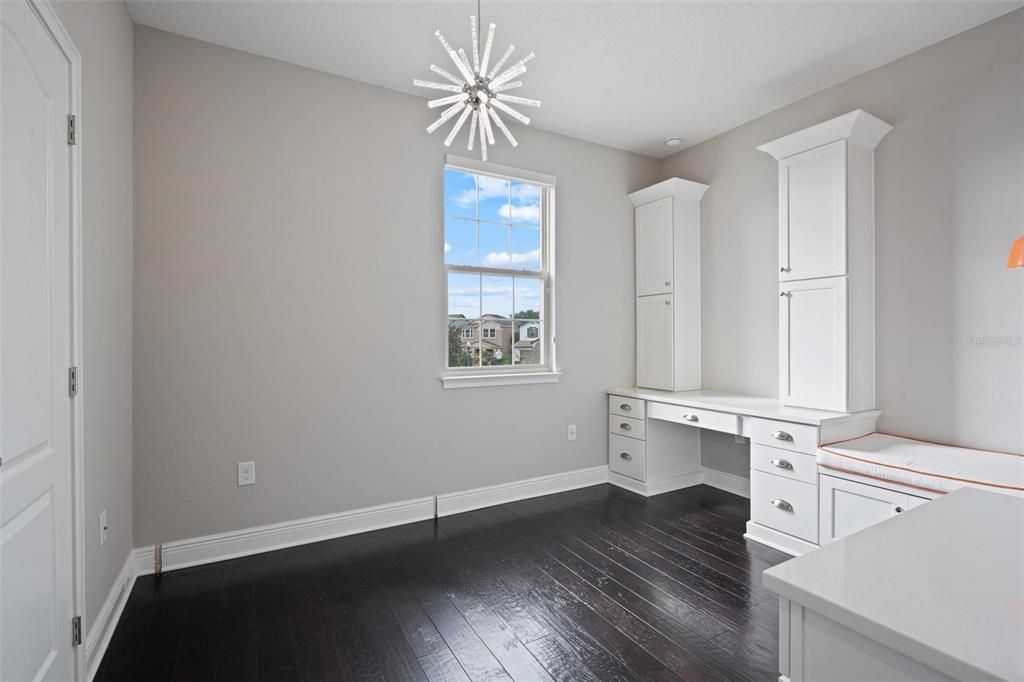 На продажу: $999,000 (5 спален, 3 ванн, 3407 Квадратных фут)