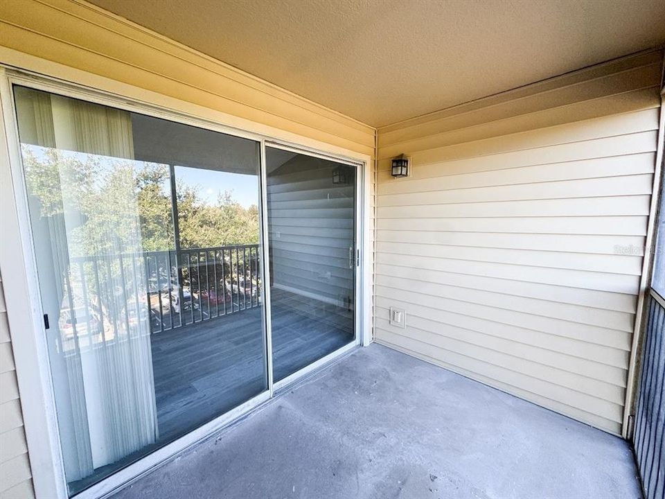 For Sale: $242,000 (2 beds, 2 baths, 975 Square Feet)