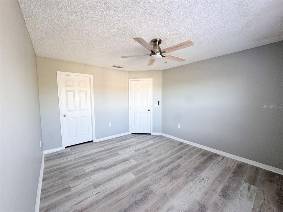 For Sale: $242,000 (2 beds, 2 baths, 975 Square Feet)