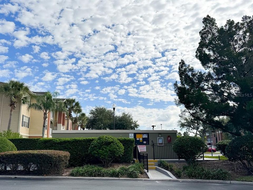 For Sale: $242,000 (2 beds, 2 baths, 975 Square Feet)