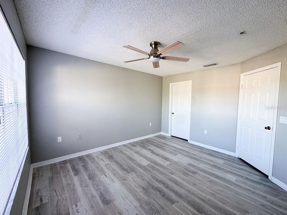 For Sale: $242,000 (2 beds, 2 baths, 975 Square Feet)