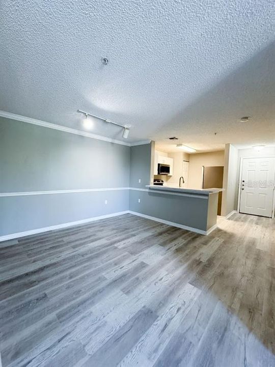 For Sale: $242,000 (2 beds, 2 baths, 975 Square Feet)