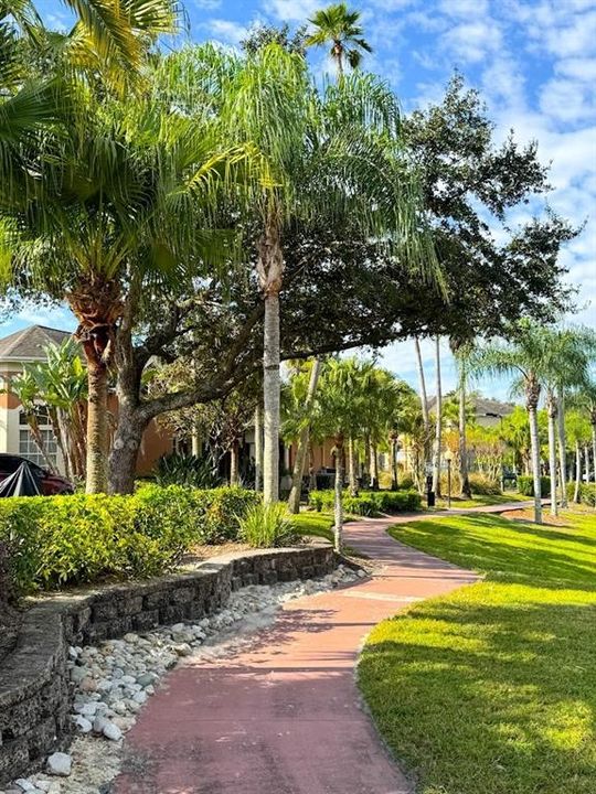 For Sale: $242,000 (2 beds, 2 baths, 975 Square Feet)