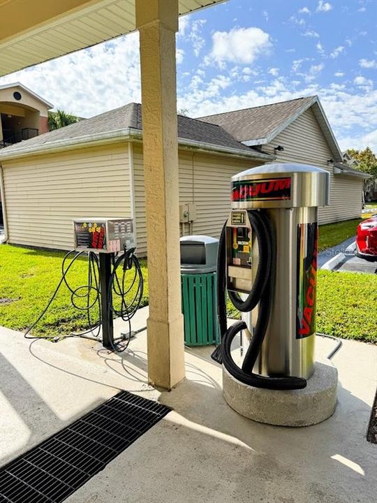 For Sale: $242,000 (2 beds, 2 baths, 975 Square Feet)