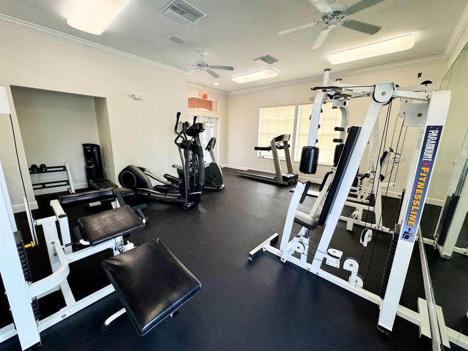 For Sale: $242,000 (2 beds, 2 baths, 975 Square Feet)