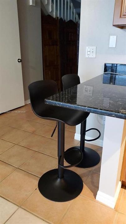 出租: $2,450 (3 贝兹, 2 浴室, 1485 平方英尺)