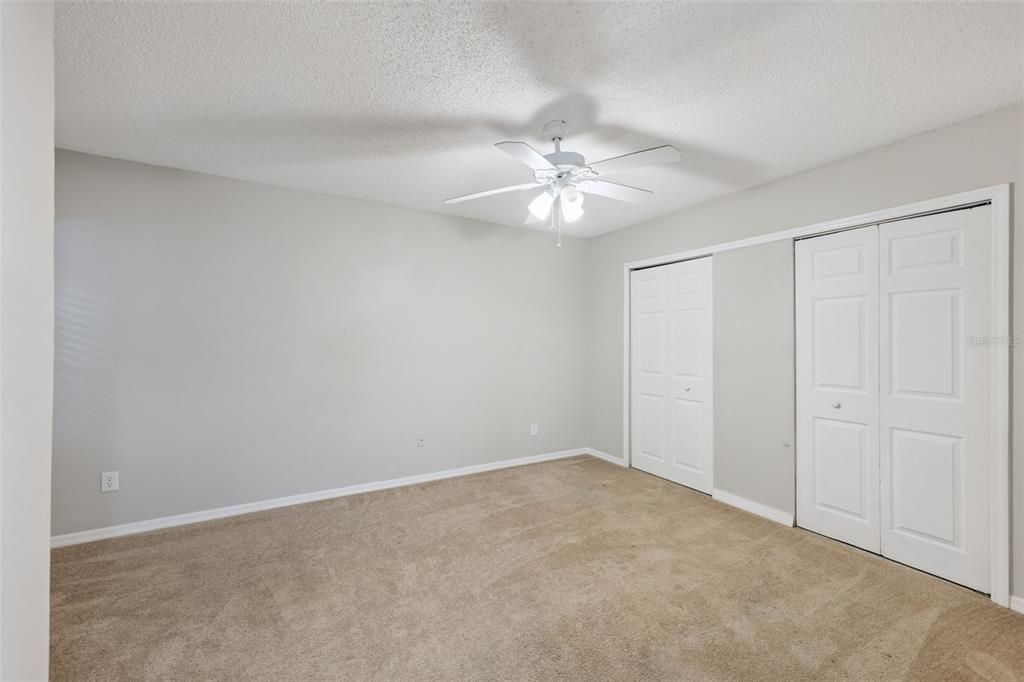 For Sale: $150,000 (2 beds, 2 baths, 984 Square Feet)