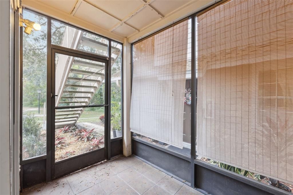 For Sale: $150,000 (2 beds, 2 baths, 984 Square Feet)