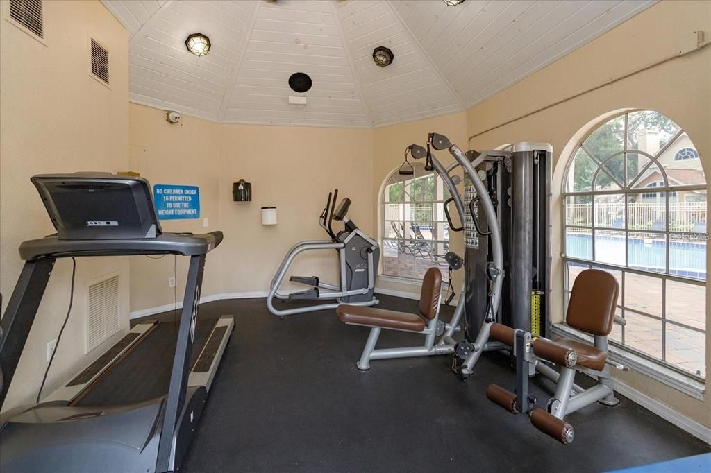 For Sale: $150,000 (2 beds, 2 baths, 984 Square Feet)