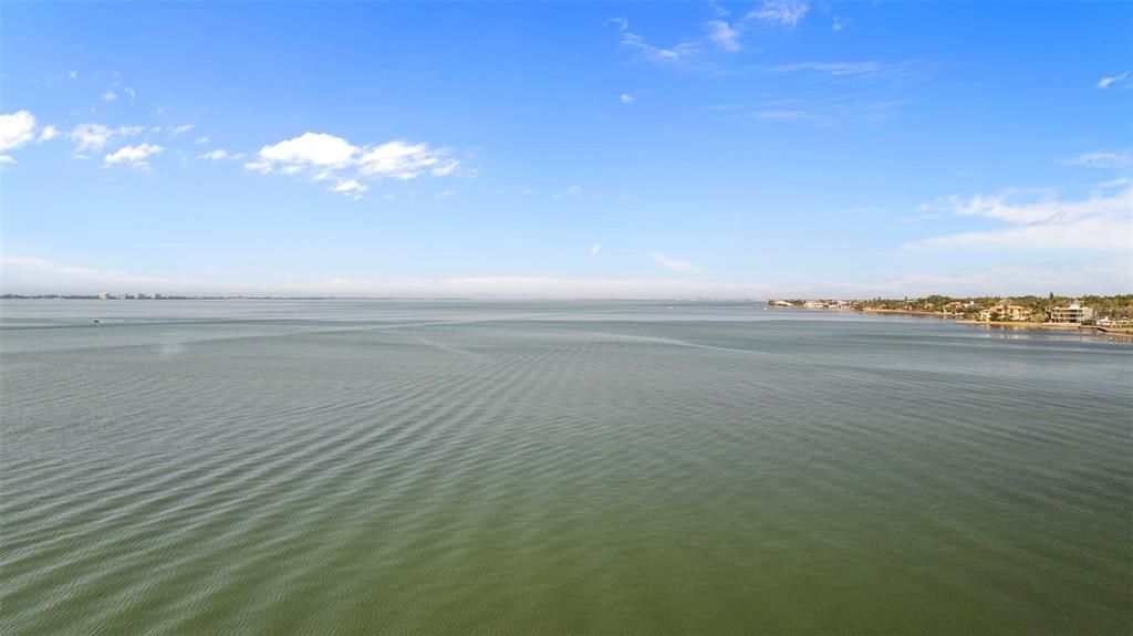 待售: $399,000 (2 贝兹, 1 浴室, 831 平方英尺)