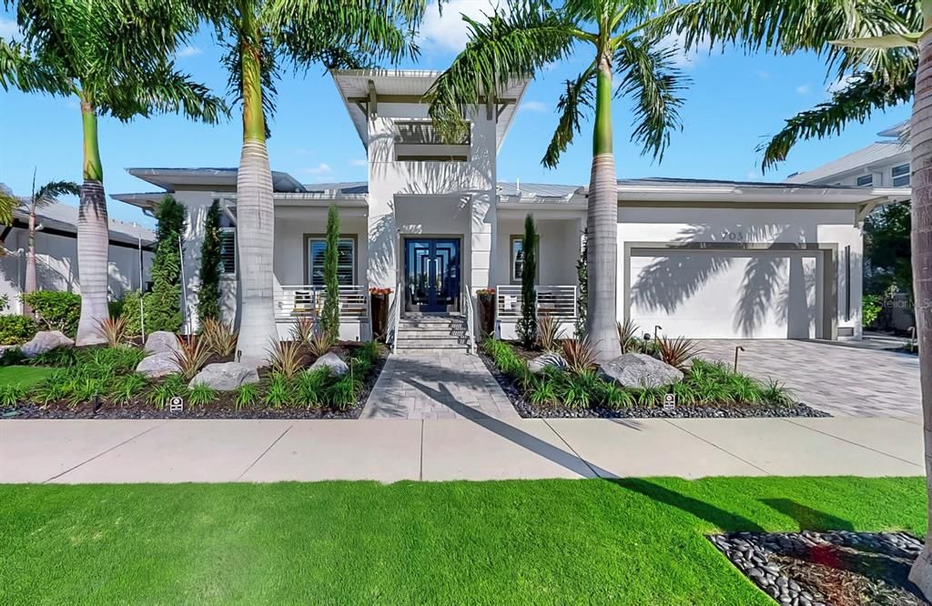 For Sale: $1,599,000 (4 beds, 3 baths, 2843 Square Feet)