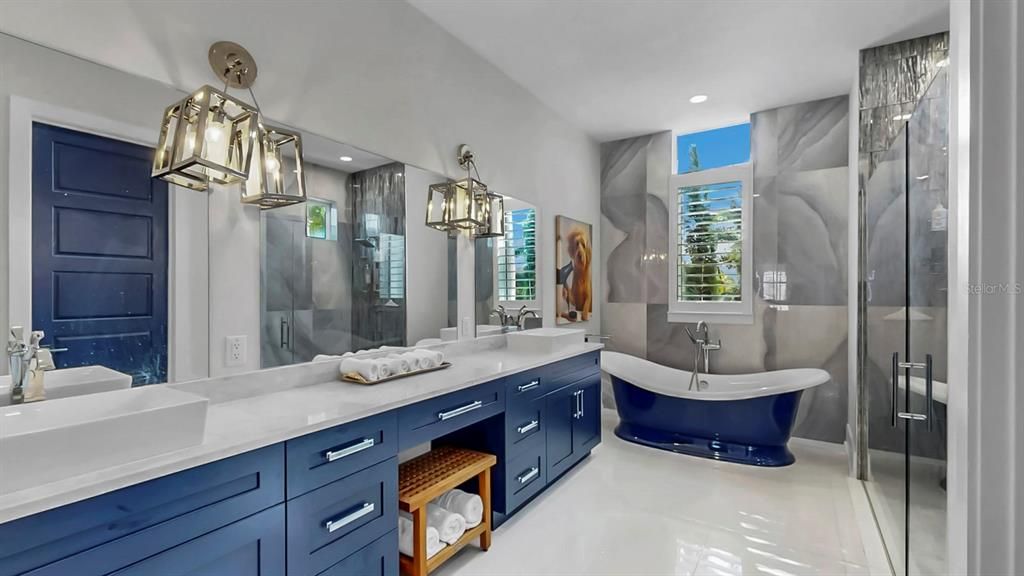 En Venta: $1,599,000 (4 camas, 3 baños, 2843 Pies cuadrados)