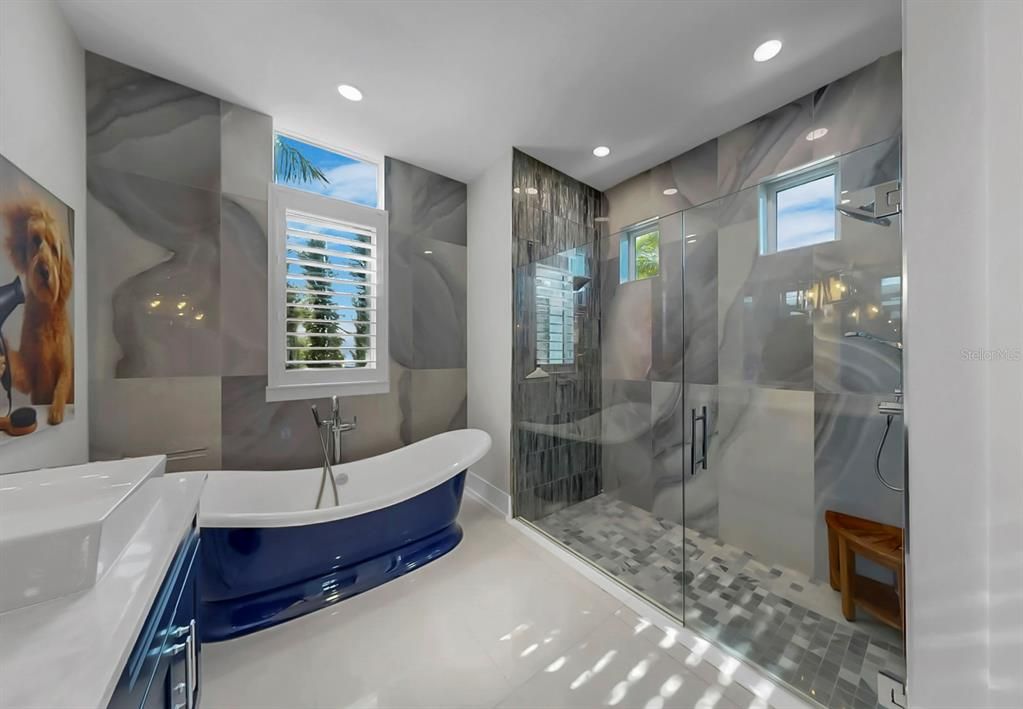 En Venta: $1,599,000 (4 camas, 3 baños, 2843 Pies cuadrados)