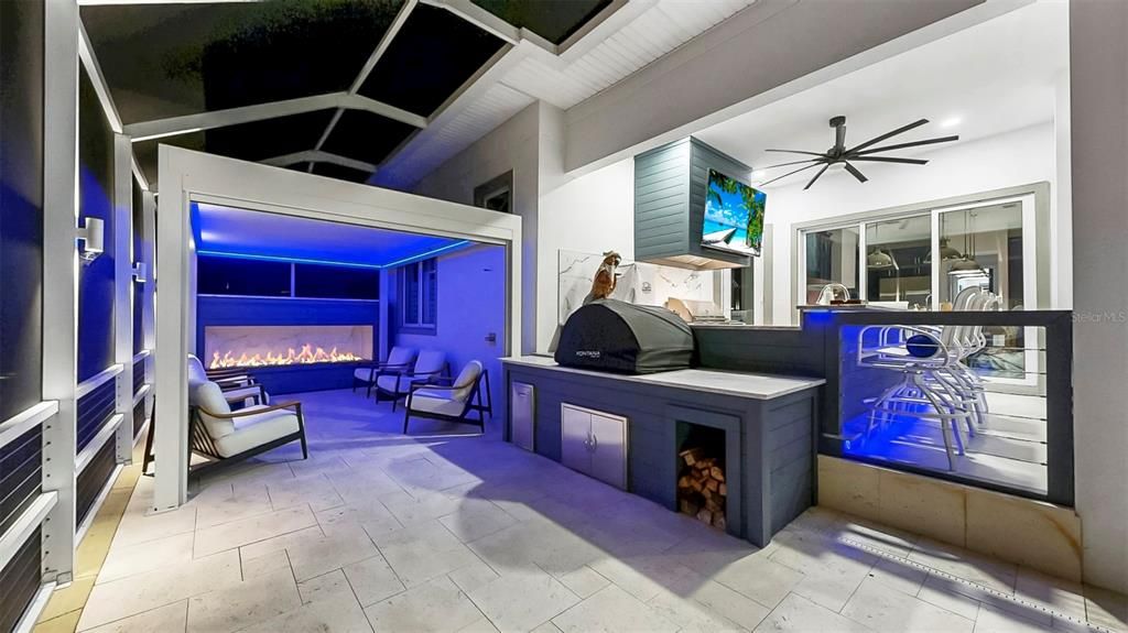 En Venta: $1,599,000 (4 camas, 3 baños, 2843 Pies cuadrados)