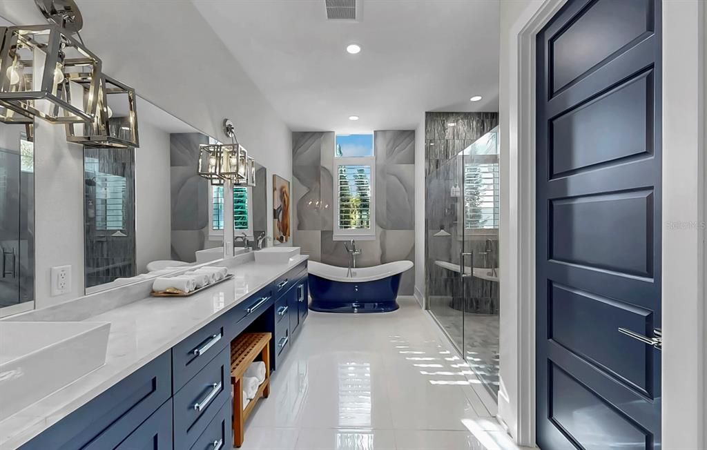 En Venta: $1,599,000 (4 camas, 3 baños, 2843 Pies cuadrados)