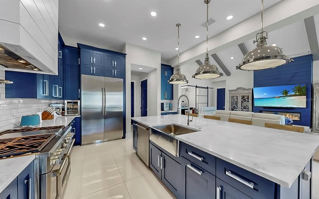 En Venta: $1,599,000 (4 camas, 3 baños, 2843 Pies cuadrados)