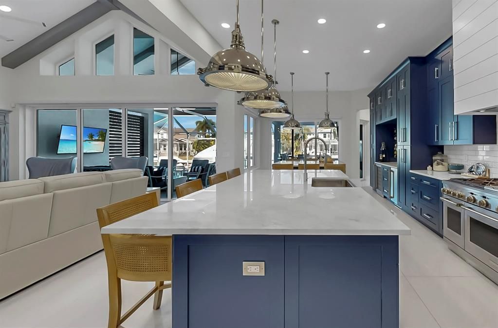 En Venta: $1,599,000 (4 camas, 3 baños, 2843 Pies cuadrados)