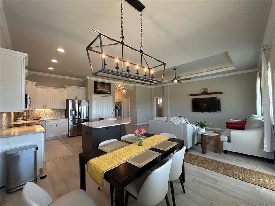 For Rent: $2,900 (3 beds, 2 baths, 2523 Square Feet)