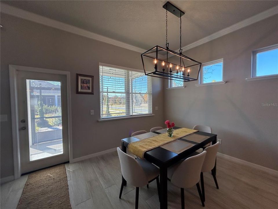 For Rent: $2,900 (3 beds, 2 baths, 2523 Square Feet)