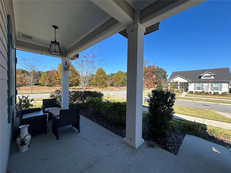 For Rent: $2,900 (3 beds, 2 baths, 2523 Square Feet)