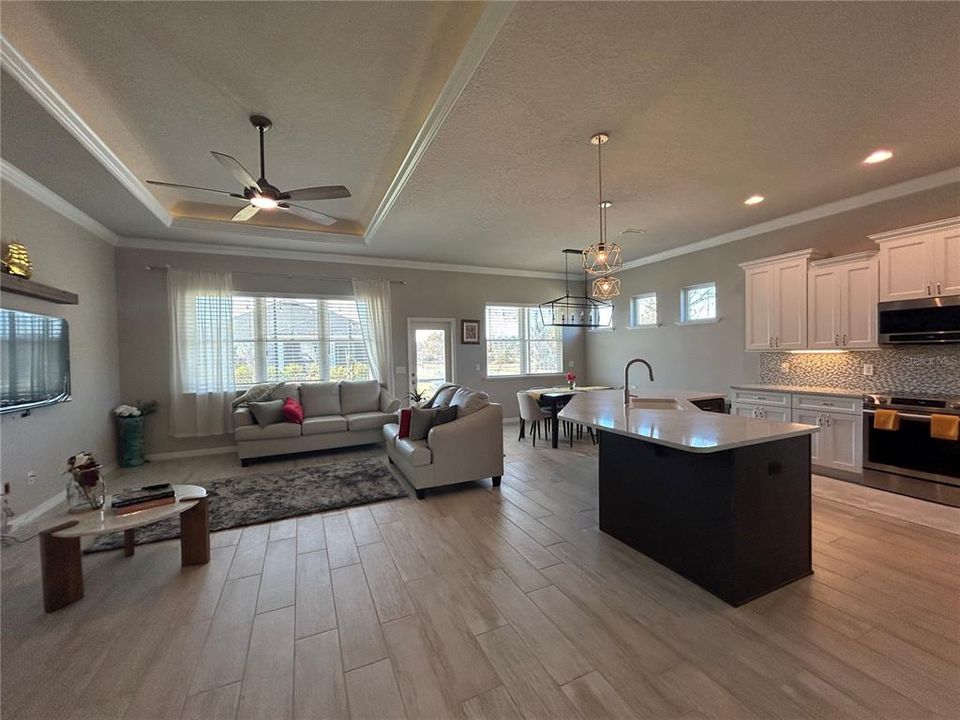 For Rent: $2,900 (3 beds, 2 baths, 2523 Square Feet)