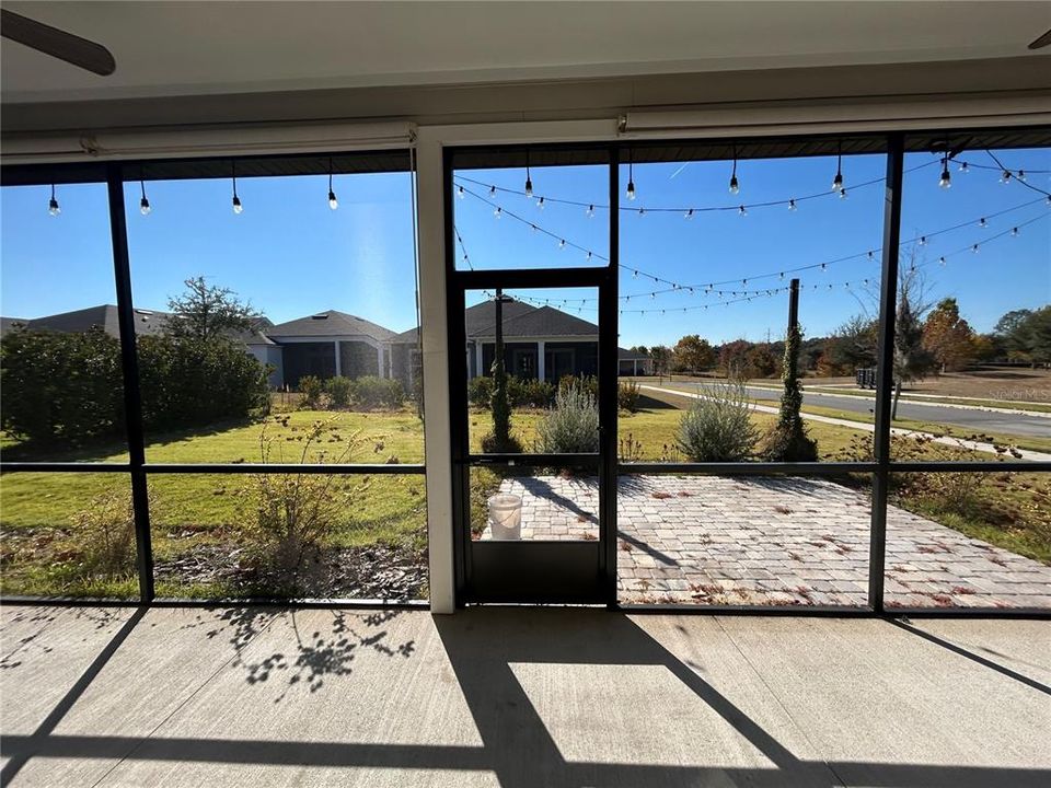 For Rent: $2,900 (3 beds, 2 baths, 2523 Square Feet)