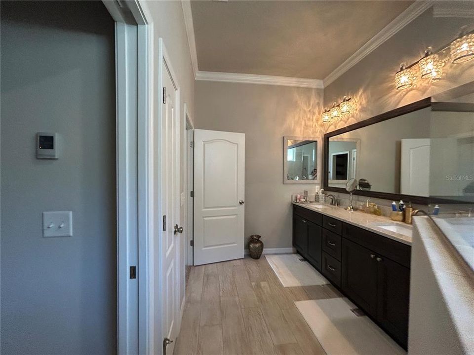 For Rent: $2,900 (3 beds, 2 baths, 2523 Square Feet)