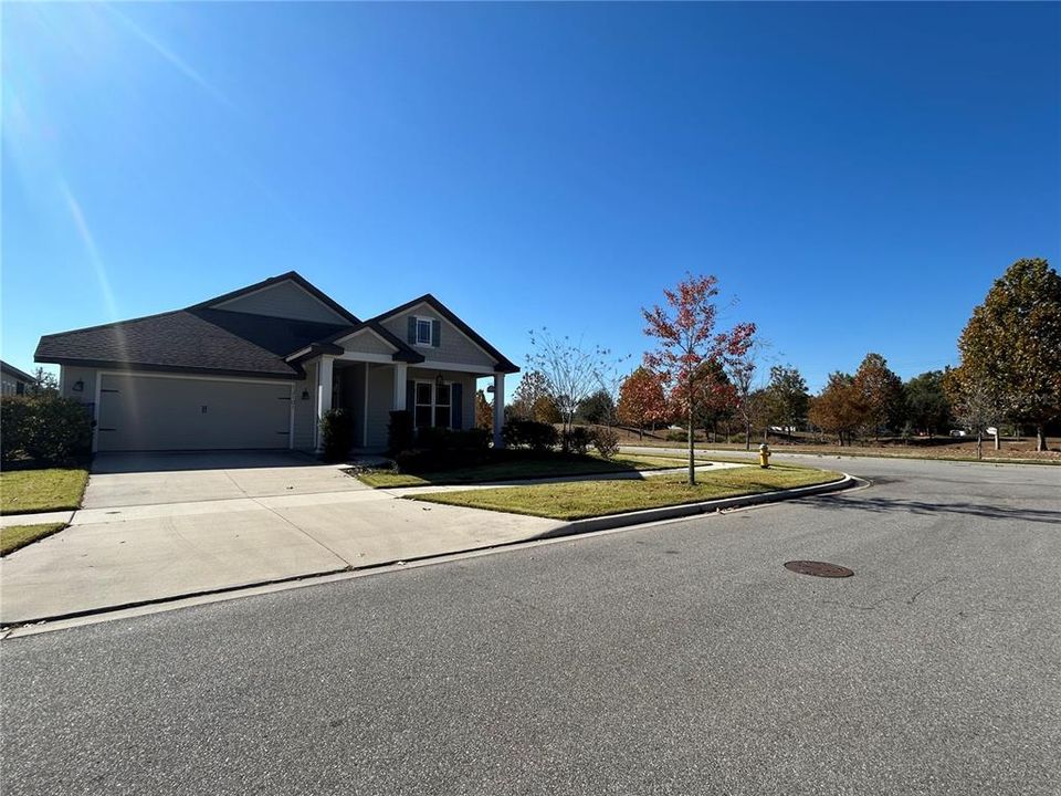 For Rent: $2,900 (3 beds, 2 baths, 2523 Square Feet)