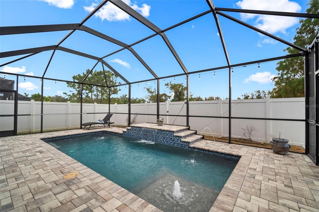 待售: $565,000 (4 贝兹, 3 浴室, 2027 平方英尺)