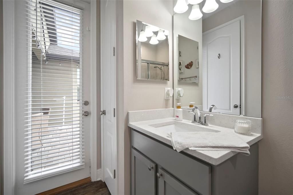 待售: $565,000 (4 贝兹, 3 浴室, 2027 平方英尺)