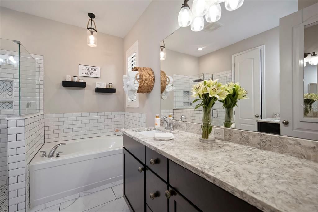 待售: $565,000 (4 贝兹, 3 浴室, 2027 平方英尺)