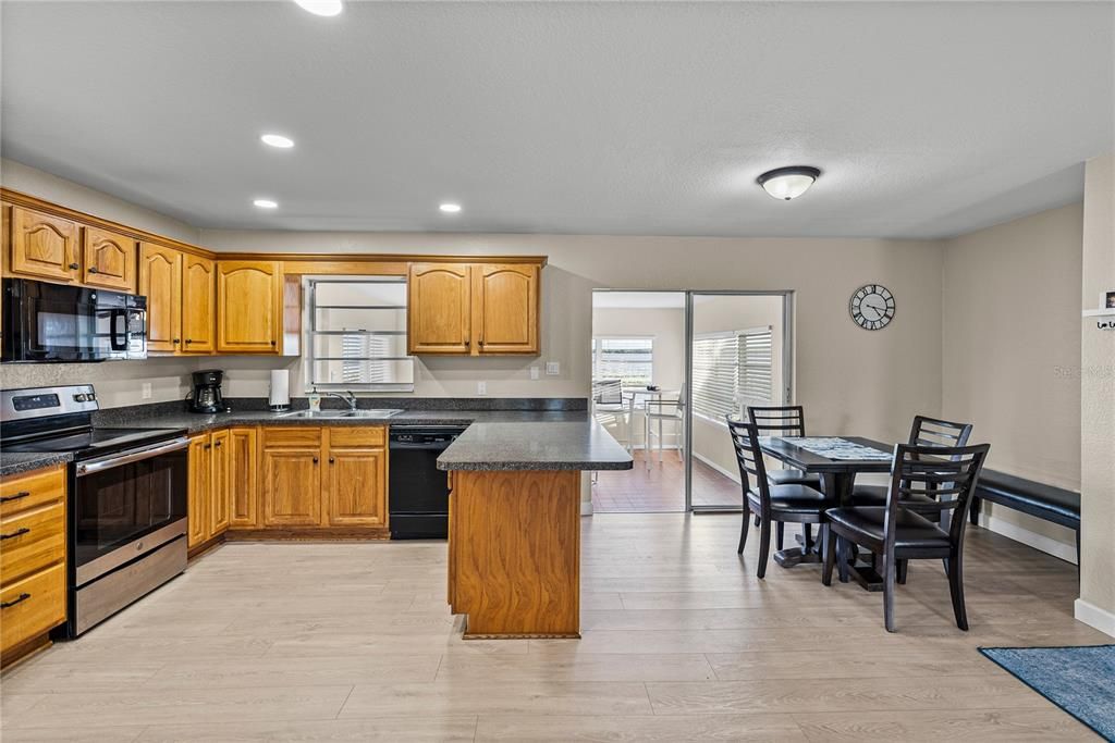 待售: $400,000 (3 贝兹, 2 浴室, 1356 平方英尺)