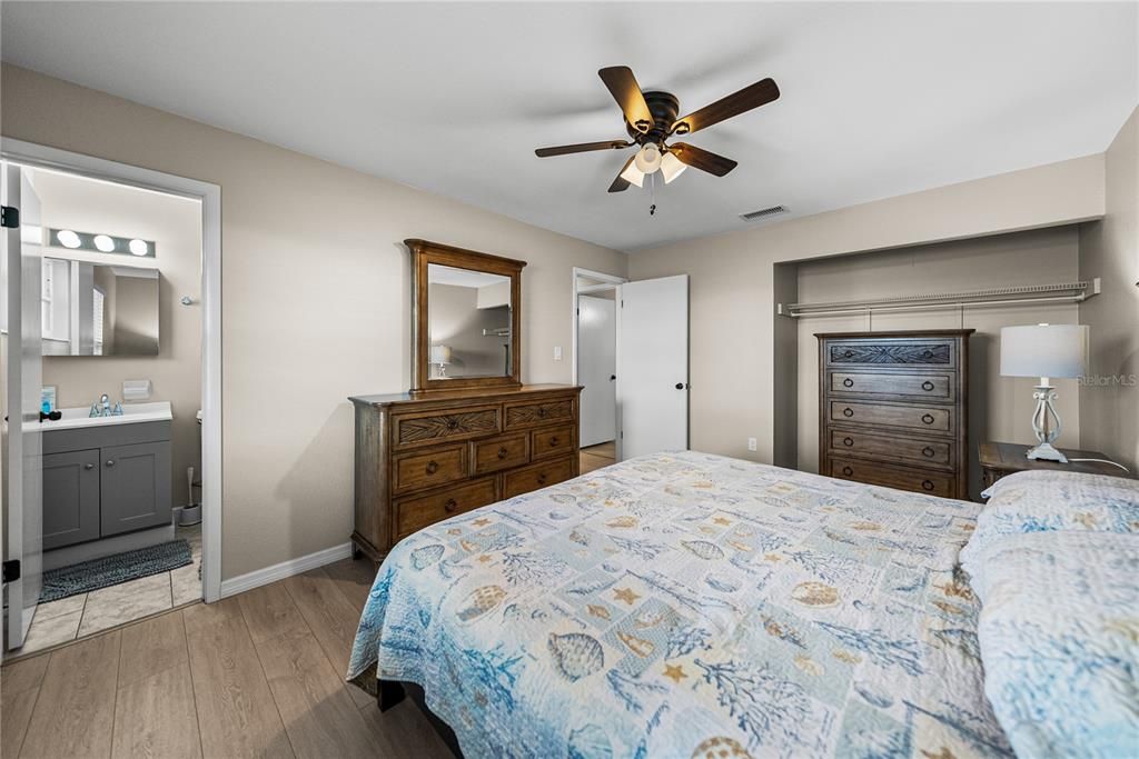 待售: $400,000 (3 贝兹, 2 浴室, 1356 平方英尺)