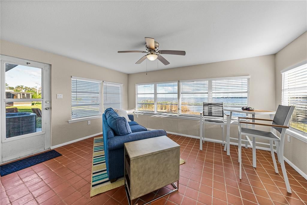 待售: $400,000 (3 贝兹, 2 浴室, 1356 平方英尺)