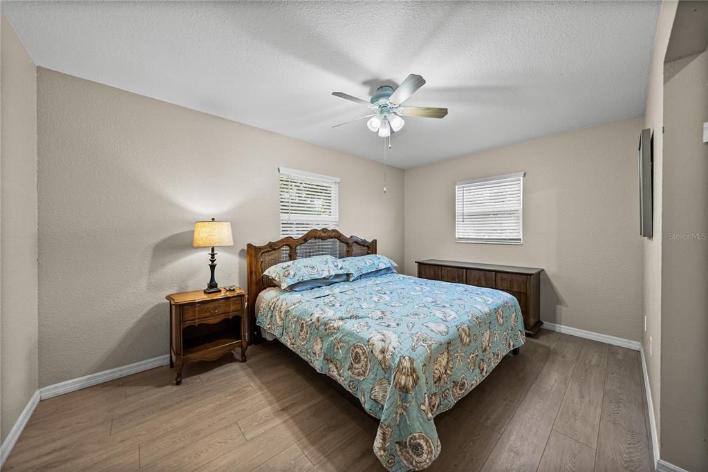 待售: $400,000 (3 贝兹, 2 浴室, 1356 平方英尺)