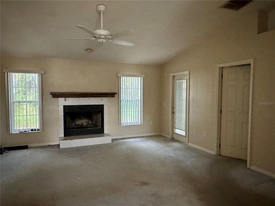 En Venta: $209,900 (3 camas, 2 baños, 1254 Pies cuadrados)